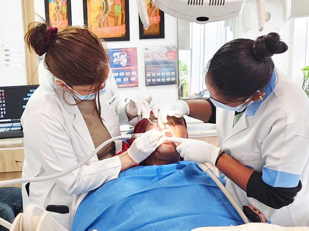 dentist dwarka